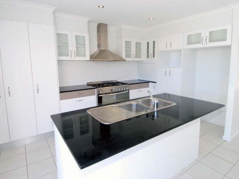 41 Tarawa Street, Kawana Island QLD 4575