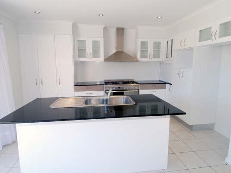 41 Tarawa Street, Kawana Island QLD 4575