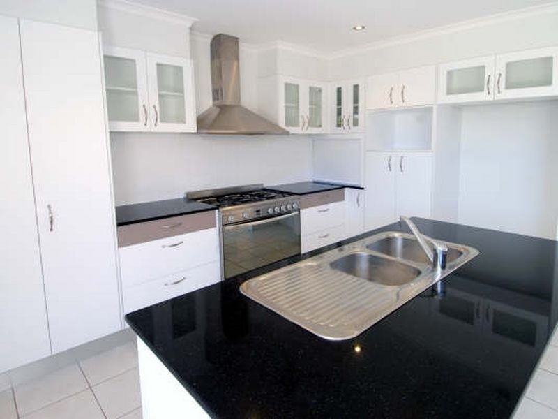 41 Tarawa Street, Kawana Island QLD 4575