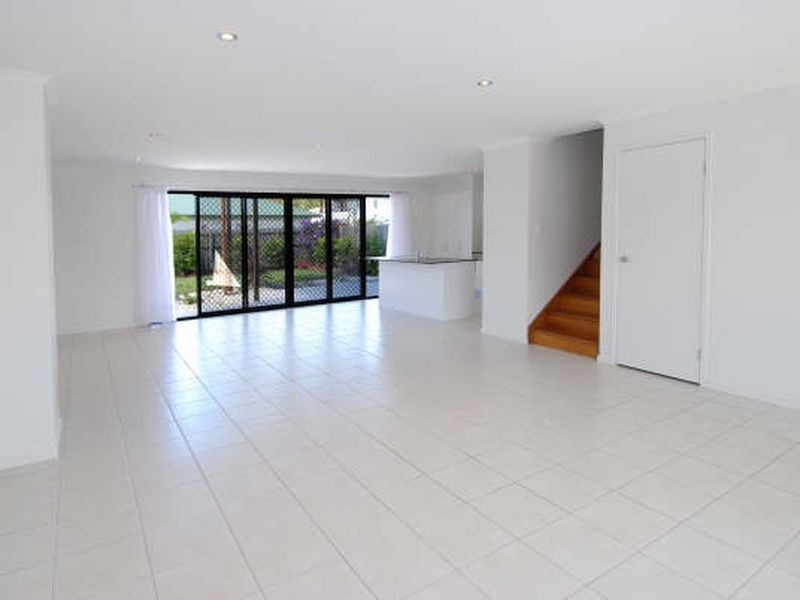 41 Tarawa Street, Kawana Island QLD 4575