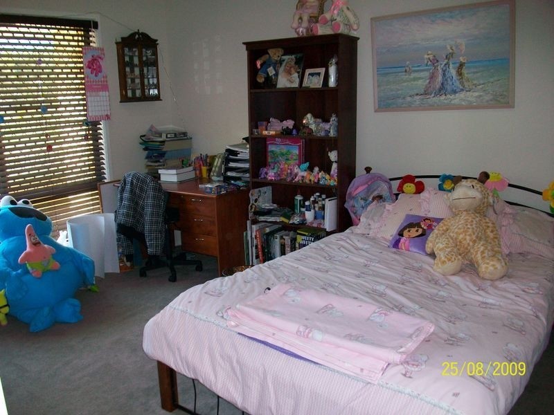 1 Teneale Place, Glass House Mountains QLD 4518