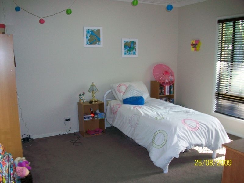 1 Teneale Place, Glass House Mountains QLD 4518