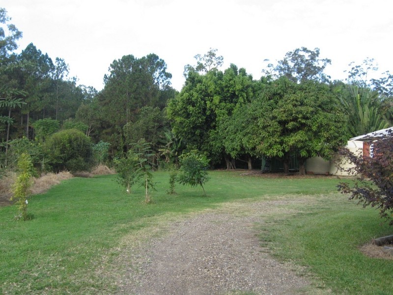 2 Jeffreys Road, Glass House Mountains QLD 4518