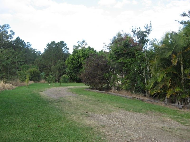 2 Jeffreys Road, Glass House Mountains QLD 4518