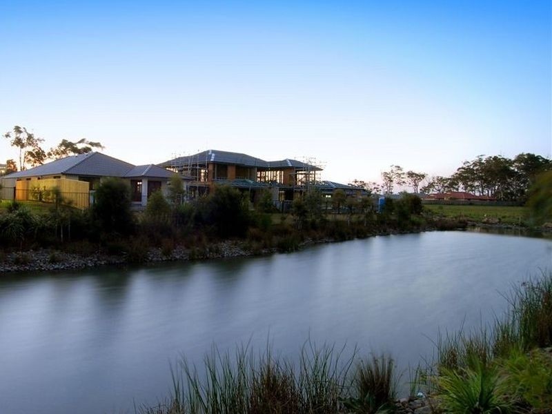 12 Andrew Avenue, Little Mountain QLD 4551
