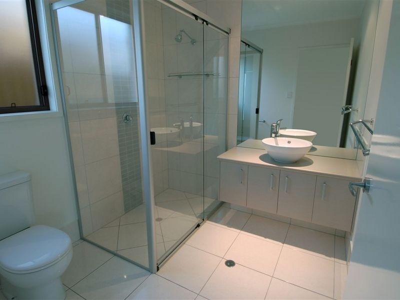 12 Andrew Avenue, Little Mountain QLD 4551