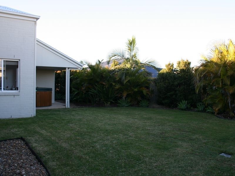 1 White Cedar Drive, Caloundra QLD 4551