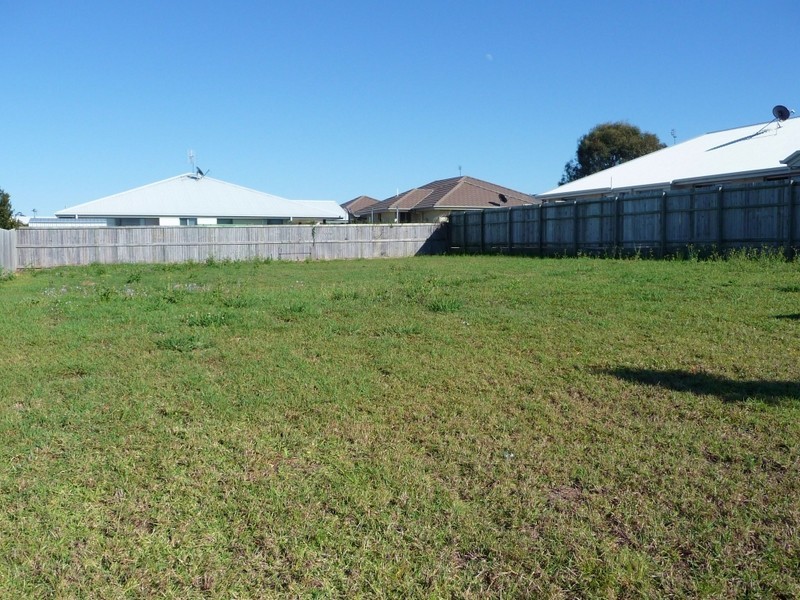 8 Carbeen Street, Meridan Plains QLD 4551