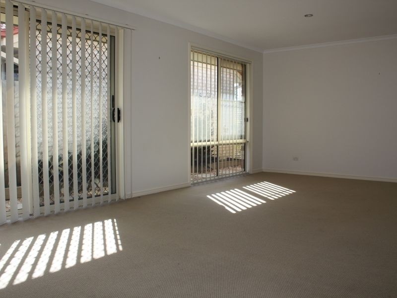 5 Huntley Place, Caloundra West QLD 4551