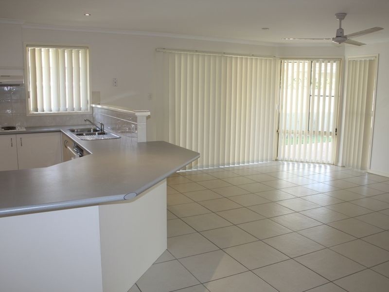 5 Huntley Place, Caloundra West QLD 4551