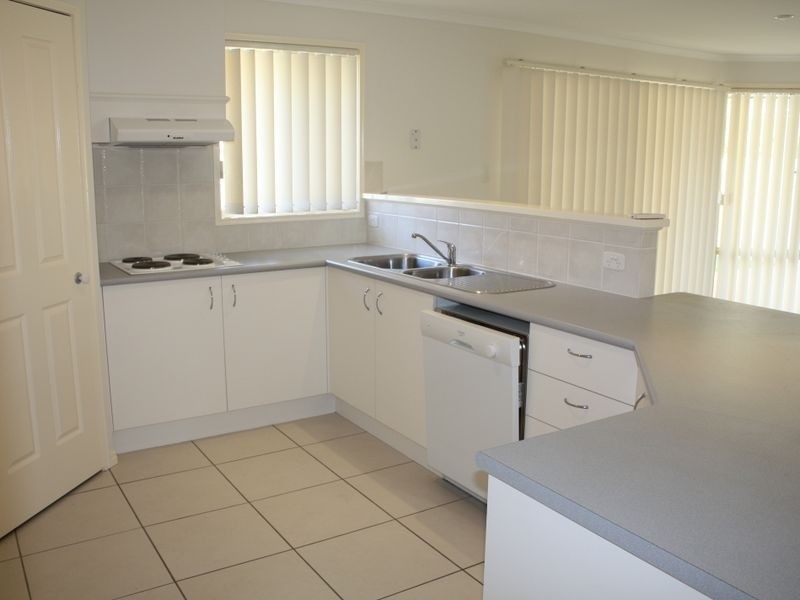 5 Huntley Place, Caloundra West QLD 4551