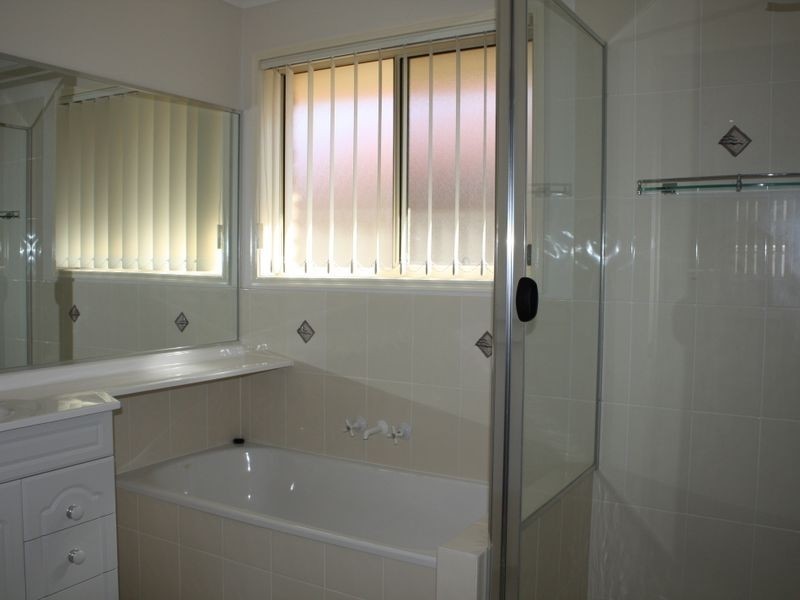 5 Huntley Place, Caloundra West QLD 4551