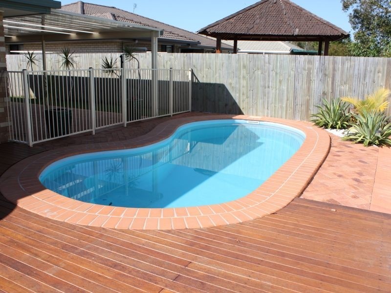 5 Huntley Place, Caloundra West QLD 4551