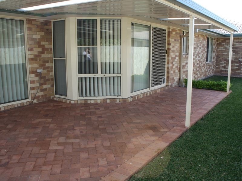 5 Huntley Place, Caloundra West QLD 4551