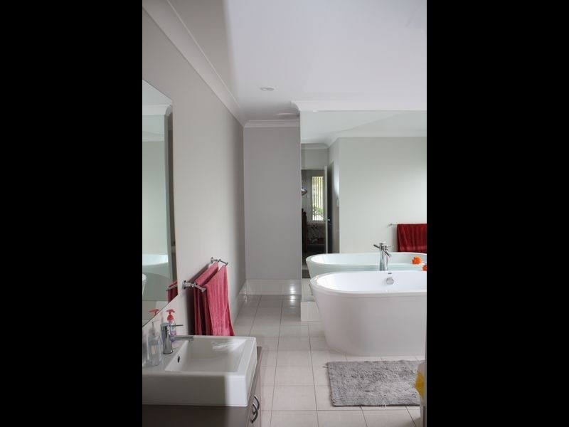 27 Westholme Circuit, Pelican Waters QLD 4551