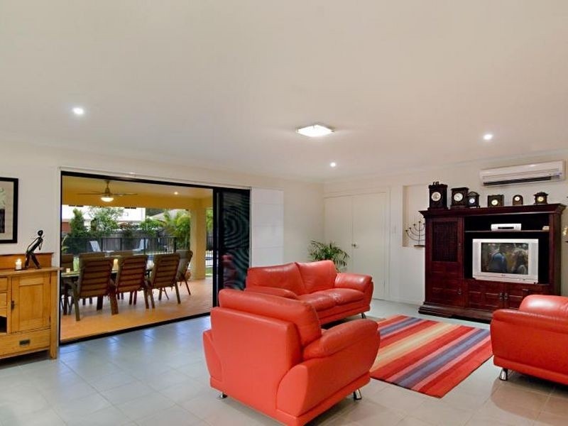 3 Borumba St, Little Mountain QLD 4551