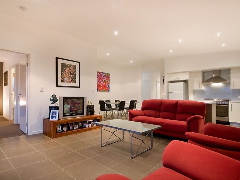 10 Andrew Ave, Little Mountain QLD 4551