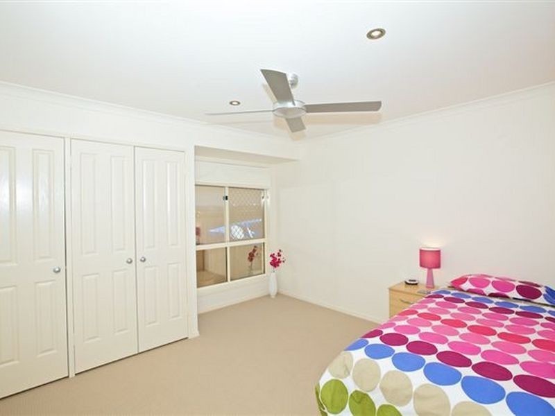 11 Somerset Lane, Little Mountain QLD 4551