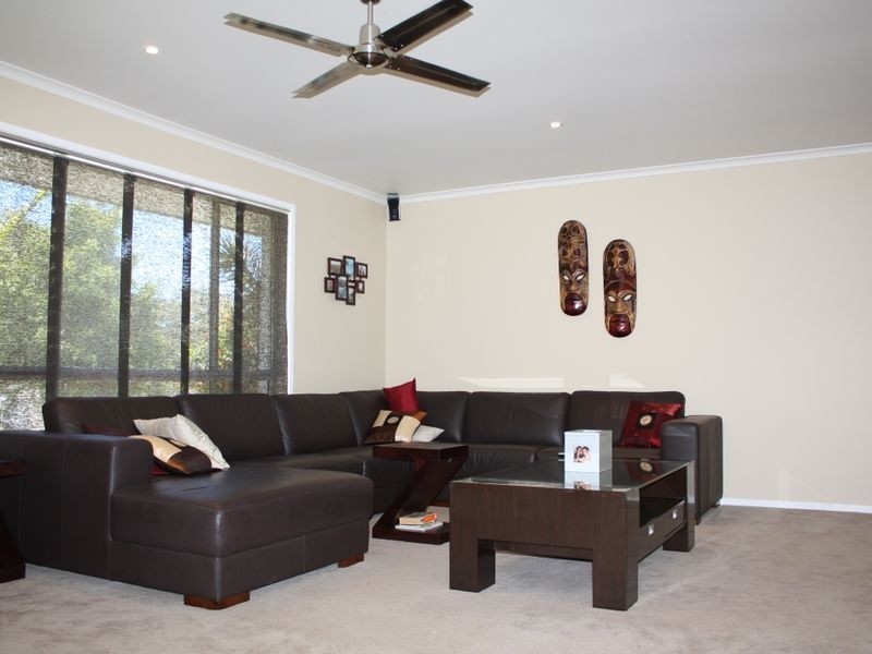10 St Helena Street, Little Mountain QLD 4551