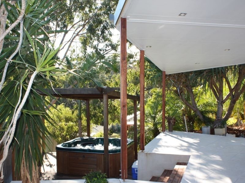 10 St Helena Street, Little Mountain QLD 4551