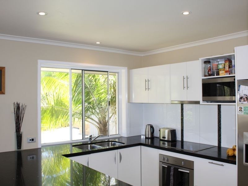 10 St Helena Street, Little Mountain QLD 4551