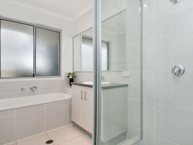 2/31 Wilkiea Street, Caloundra QLD 4551