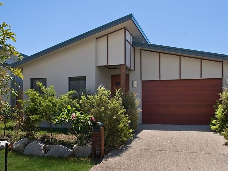 6 Nebo Street, Caloundra QLD 4551