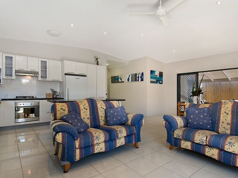 6 Nebo Street, Caloundra QLD 4551