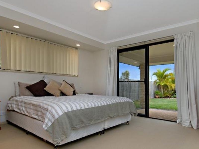 8 Undanbi Place, Pelican Waters QLD 4551