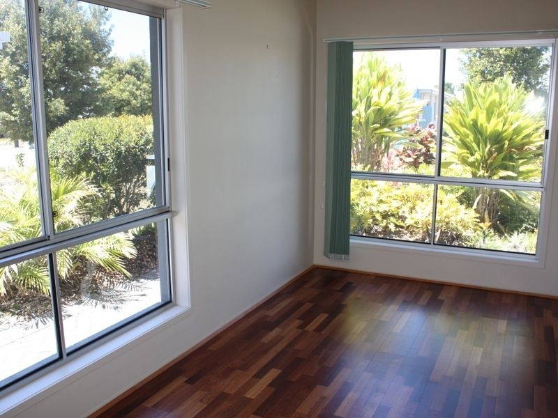 107/2 Grand Pde, Kawana Island QLD 4575