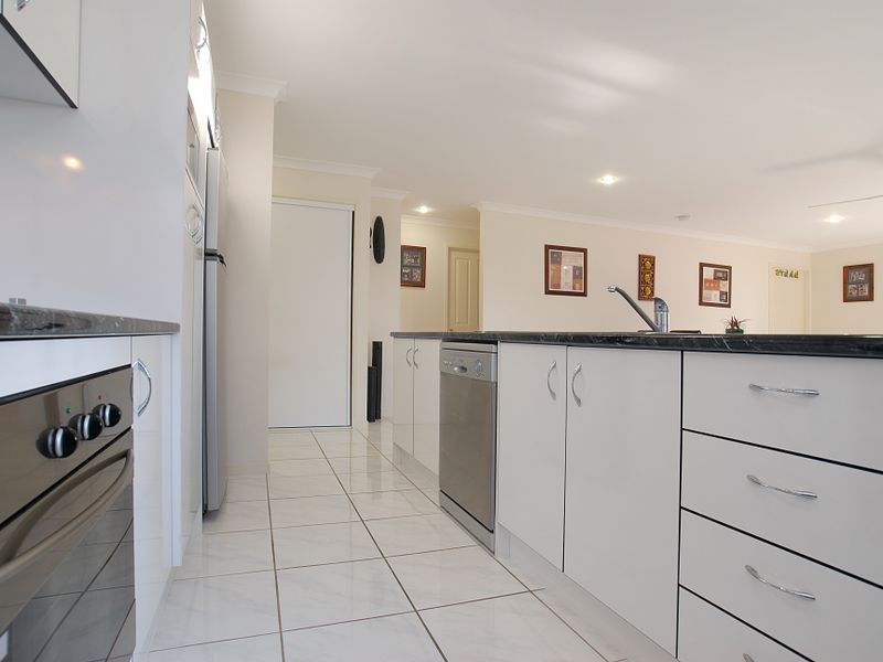7 Adam Lane, Little Mountain QLD 4551