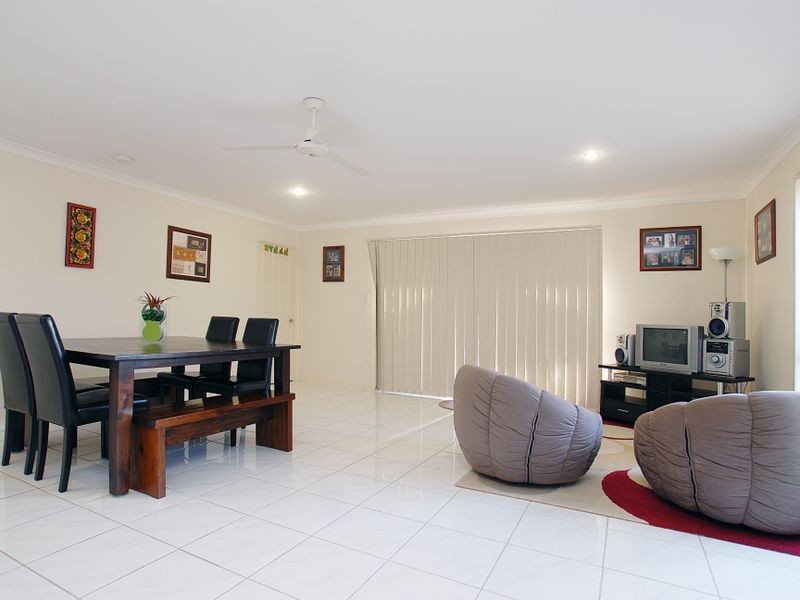 7 Adam Lane, Little Mountain QLD 4551