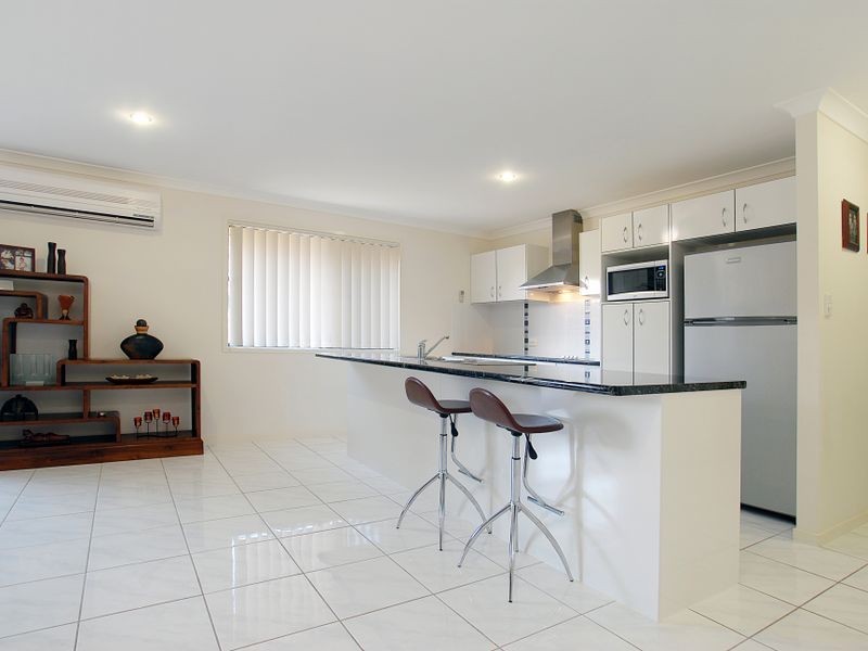 7 Adam Lane, Little Mountain QLD 4551