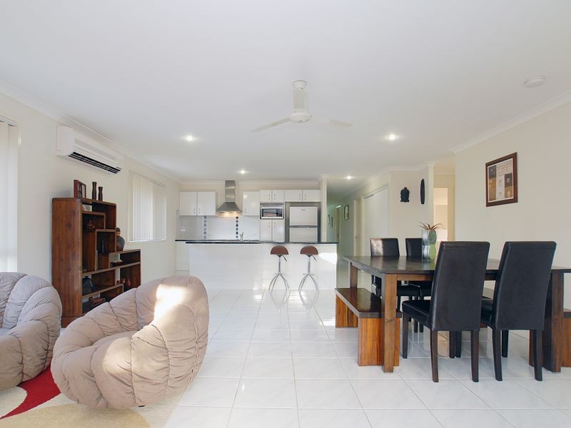 7 Adam Lane, Little Mountain QLD 4551