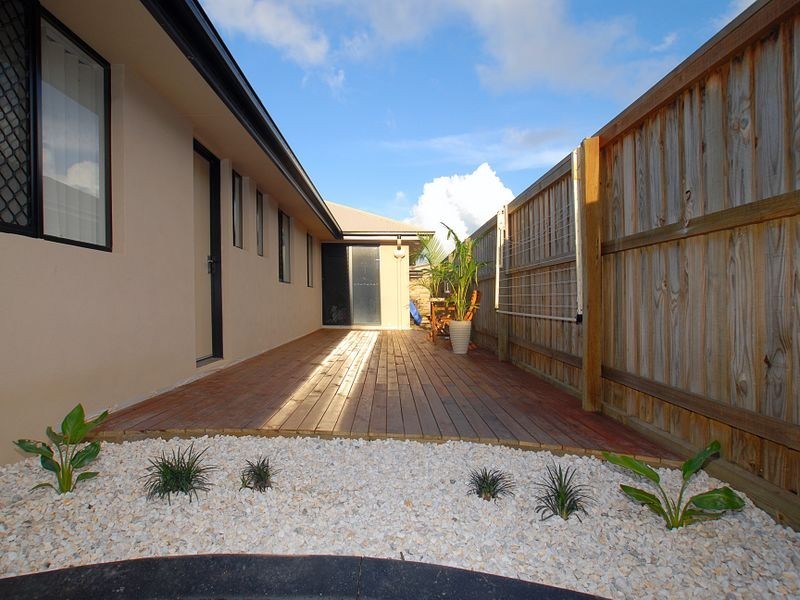 7 Adam Lane, Little Mountain QLD 4551