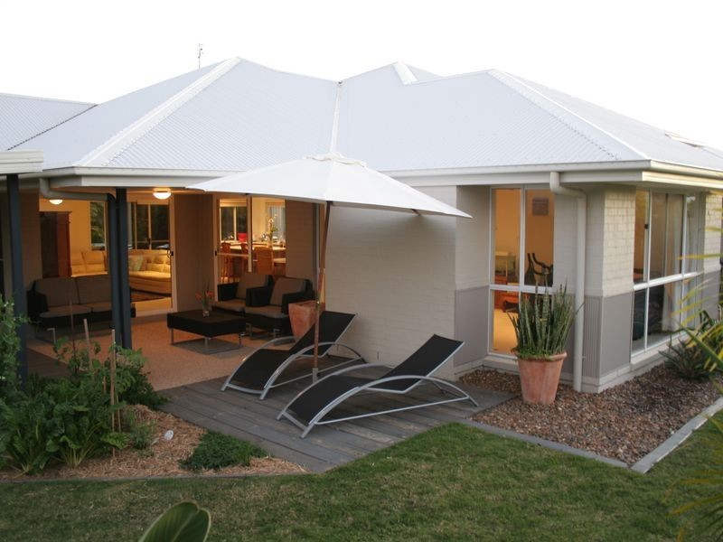 1 White Cedar Drive, Caloundra QLD 4551