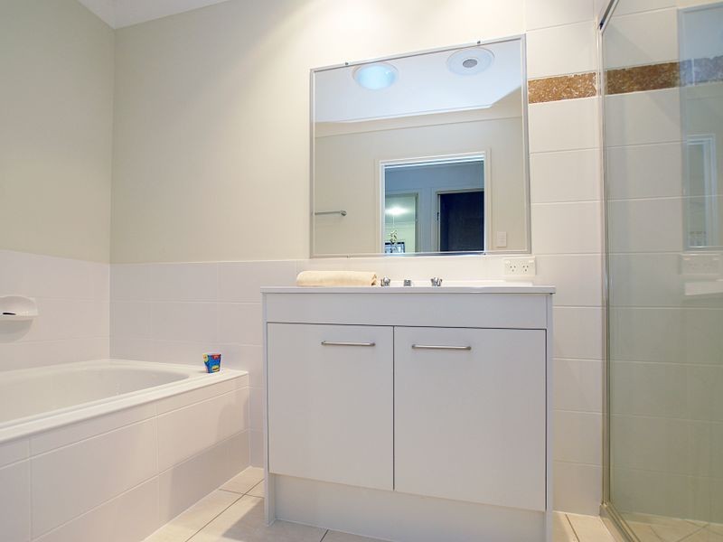 7 Cannon Lane, Little Mountain QLD 4551