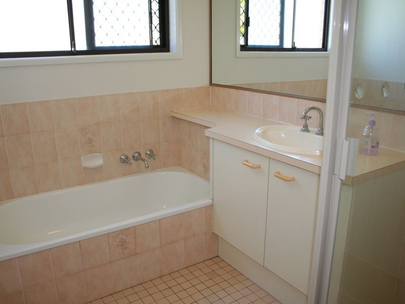 35 Milbong Street, Battery Hill QLD 4551