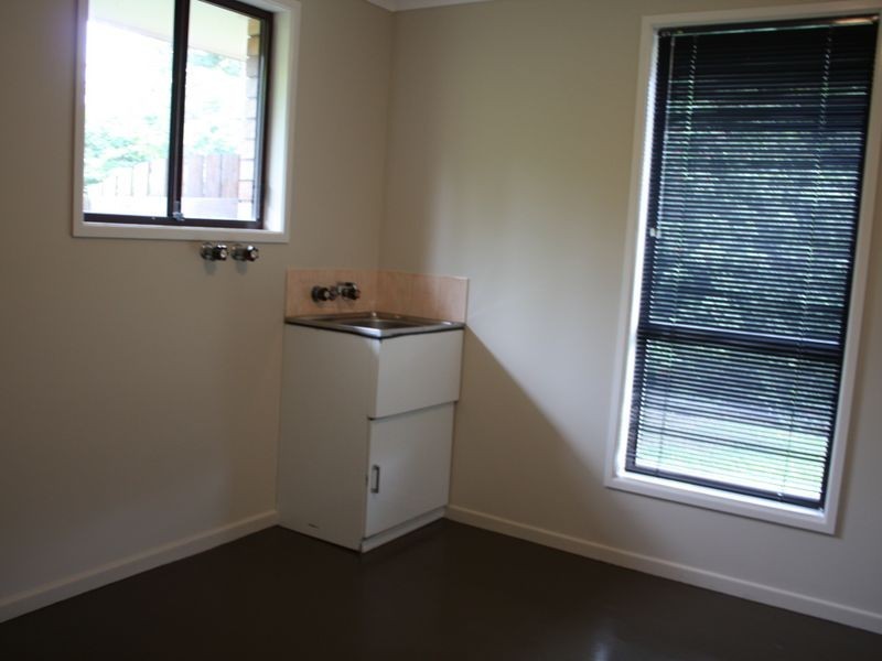 35 Milbong Street, Battery Hill QLD 4551