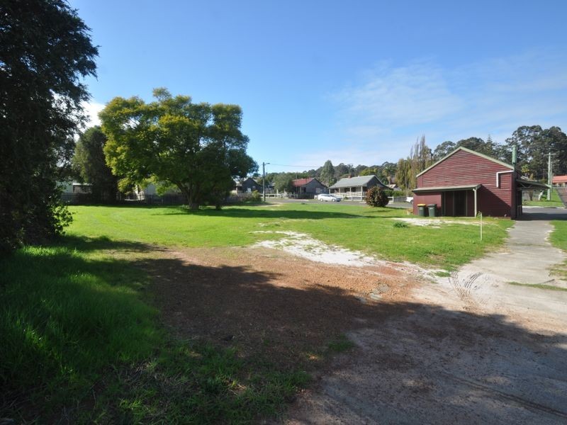 25 Brockman Street, Pemberton WA 6260