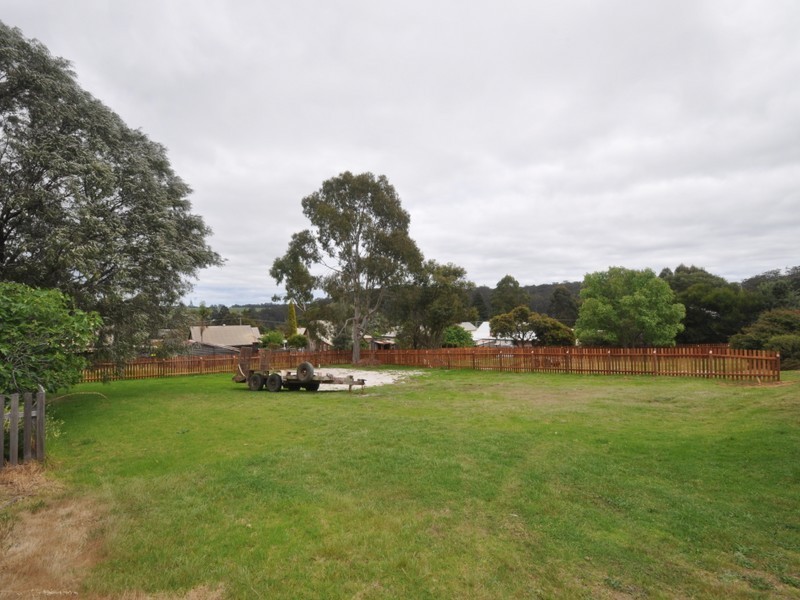 8 Pine Street, Pemberton WA 6260