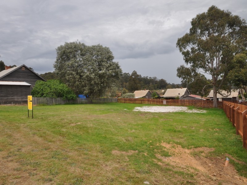 8 Pine Street, Pemberton WA 6260