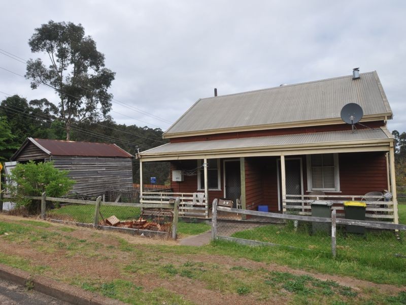 12A & 12B Pine Street, Pemberton WA 6260