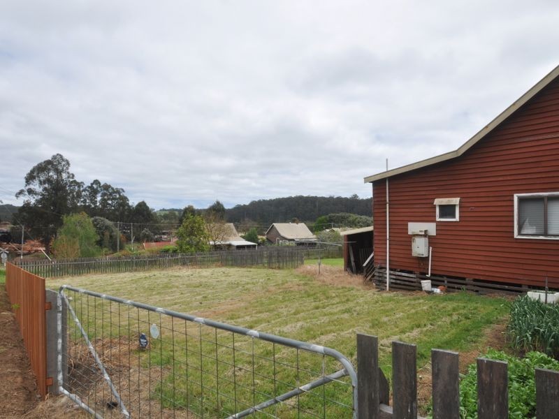 12A & 12B Pine Street, Pemberton WA 6260