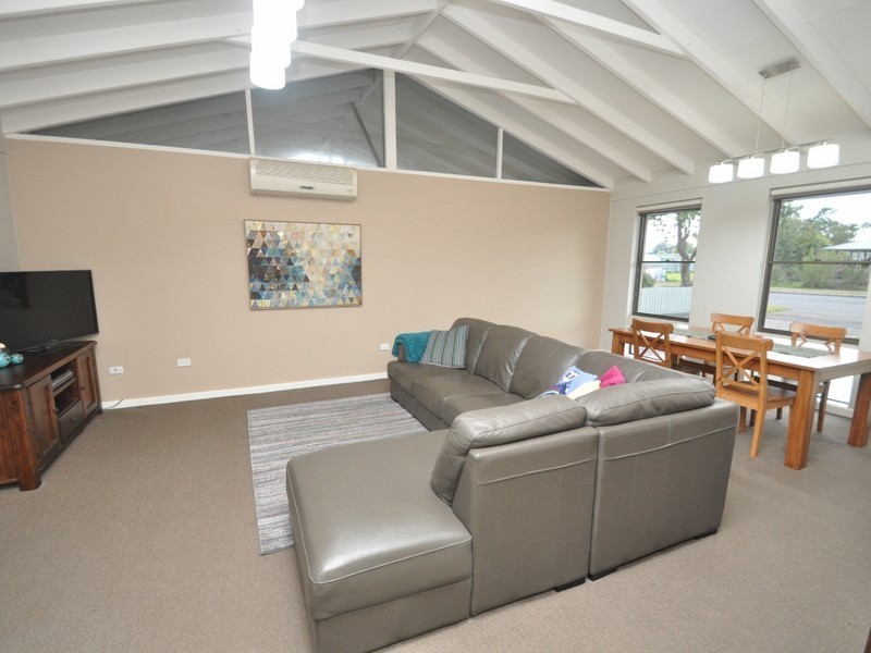 35 Somerville Street, Manjimup WA 6258