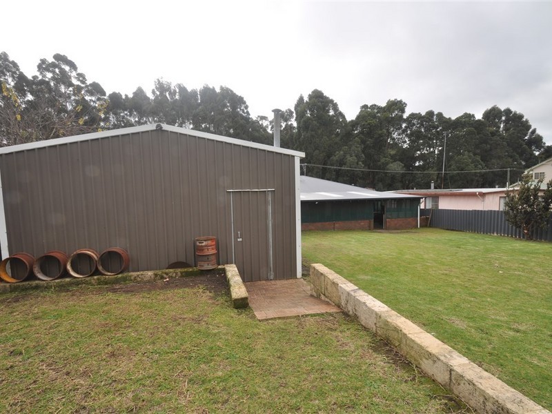 25 Young Street, Manjimup WA 6258