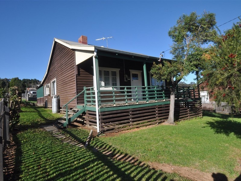 32 Brockman Street, Pemberton WA 6260