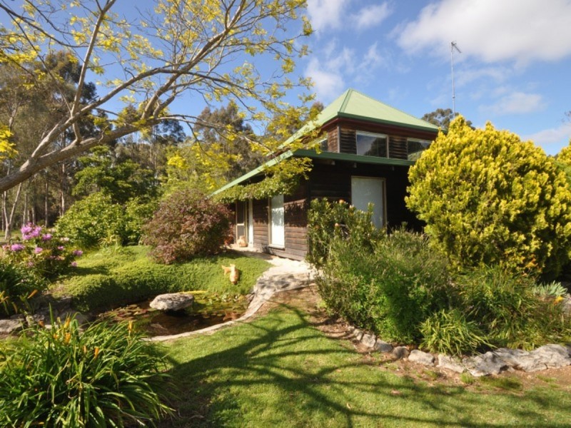 27 Clarrie Jones Place, Pemberton WA 6260