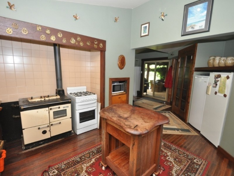 27 Clarrie Jones Place, Pemberton WA 6260