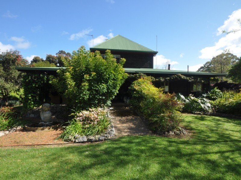 27 Clarrie Jones Place, Pemberton WA 6260